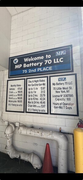 75 2nd Pl, New York, NY à vendre - Photo du bâtiment - Image 3 de 3