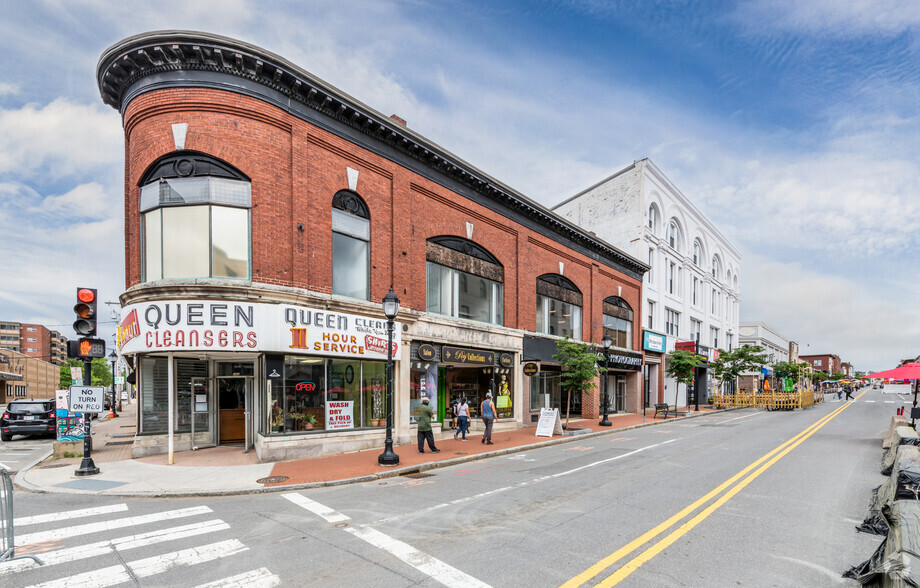 266-278 Moody St, Waltham, MA à vendre - Photo du bâtiment - Image 1 de 1