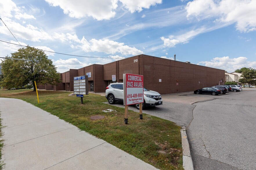 210 Milner Ave, Toronto, ON à vendre - Photo principale - Image 1 de 1