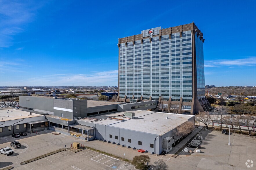 3000 Pegasus Park Dr, Dallas, TX à louer - Photo du bâtiment - Image 2 de 21