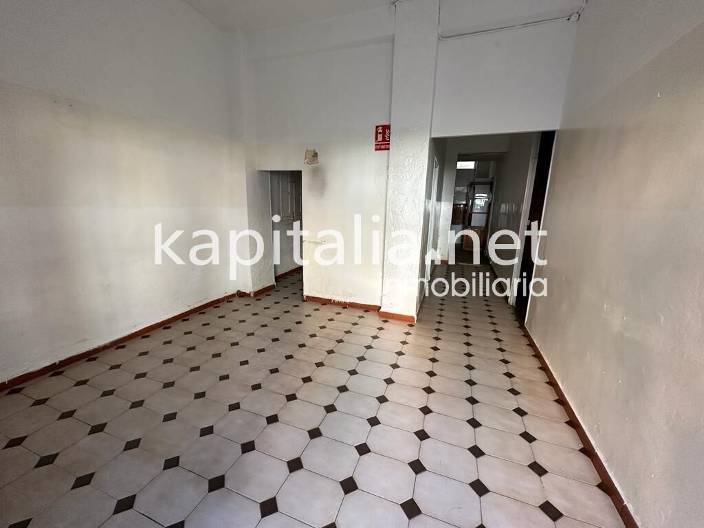 Retail in Ontinyent, Valencia for lease Building Photo- Image 1 of 14