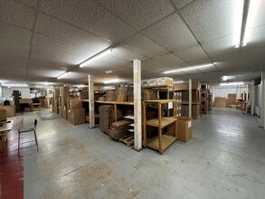 Avenue Two, Witney à louer Photo intérieure- Image 2 de 4