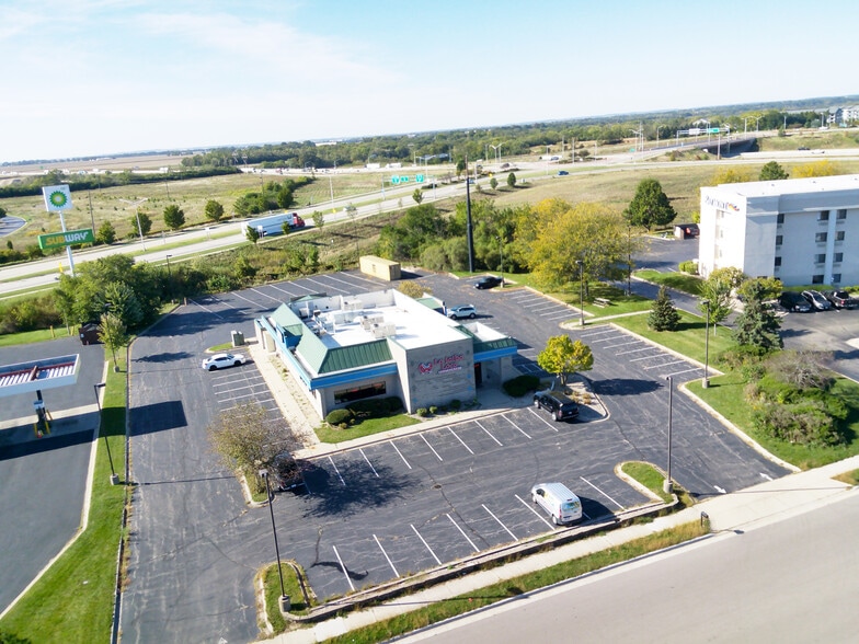 632 Midland Rd, Janesville, WI for lease - Building Photo - Image 1 of 5