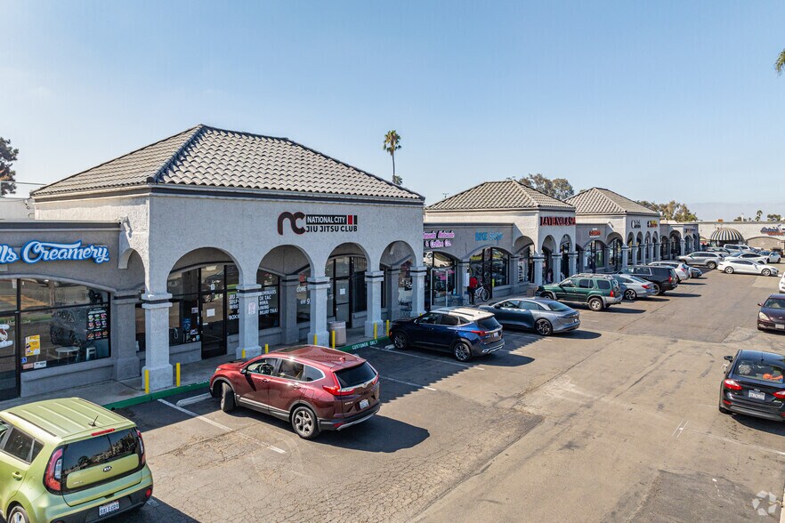 2720 E Plaza Blvd, National City, CA à louer - Photo du bâtiment - Image 2 de 4
