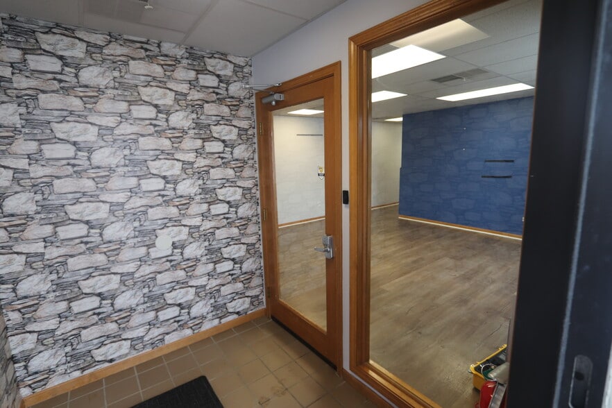 3471 E Grand River Ave, Howell, MI for lease - Building Photo - Image 3 of 20