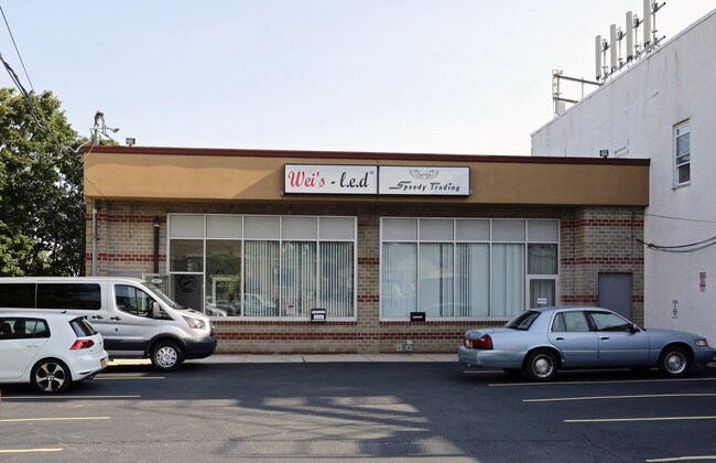 Plus de détails pour 110 Mcclean Ave, Staten Island, NY - Commerce de détail à louer