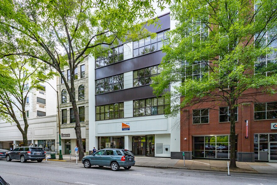 817 Broad St, Chattanooga, TN à louer - Photo du bâtiment - Image 3 de 6