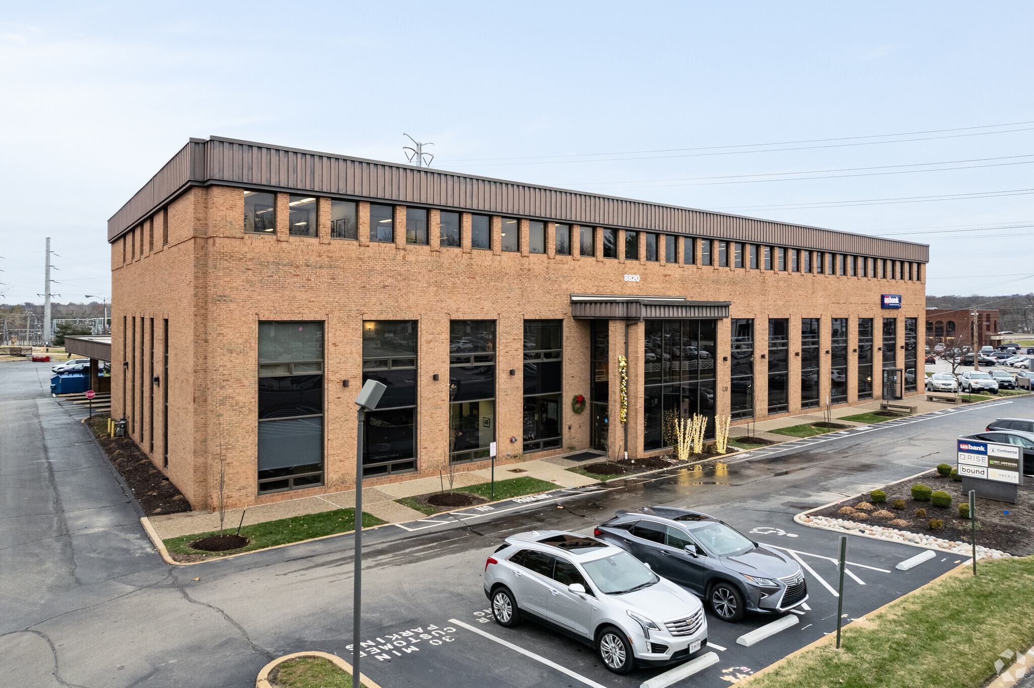 8820 Ladue Rd, Saint Louis, MO for lease Primary Photo- Image 1 of 6
