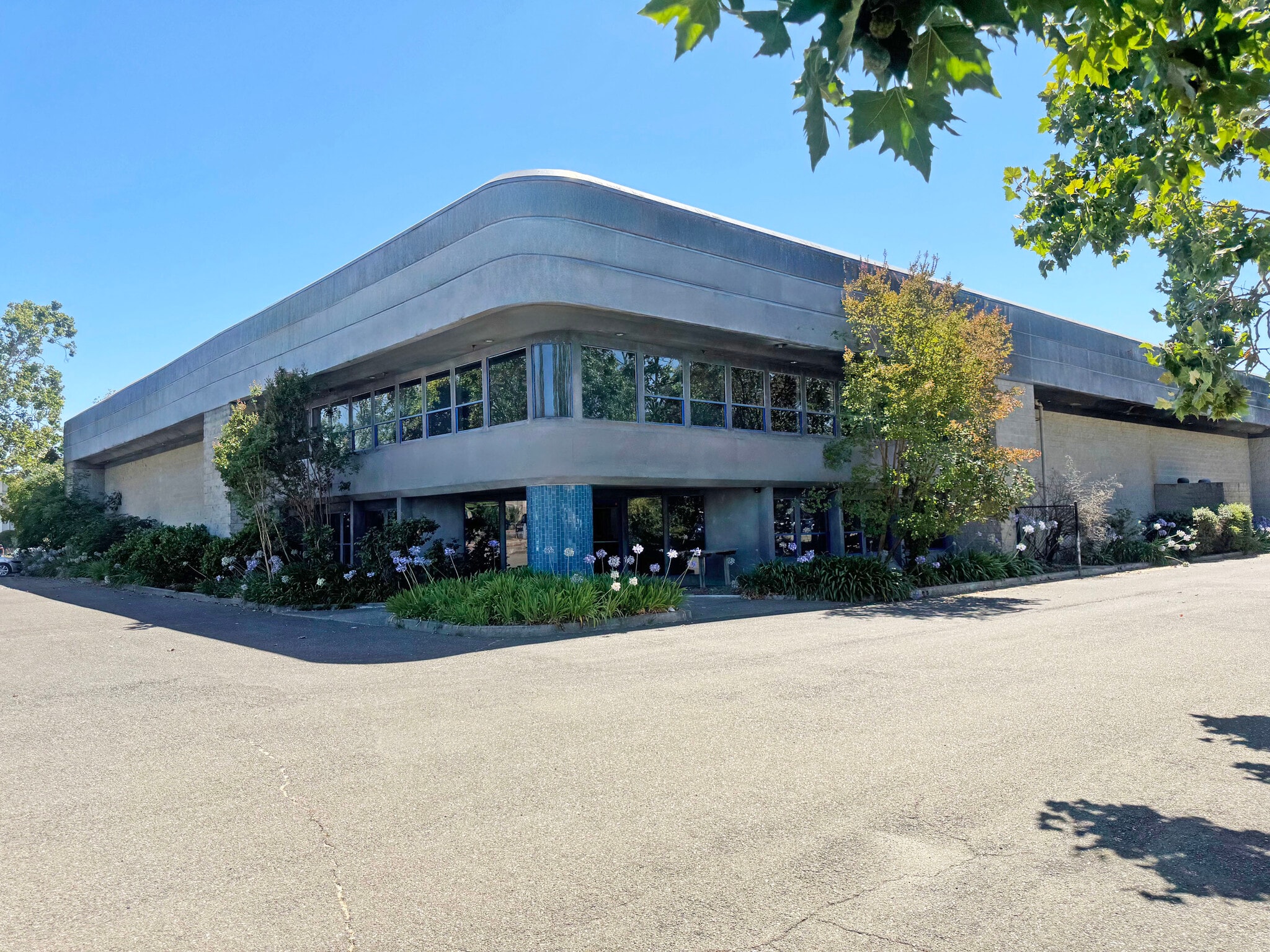 2811 Dowd Dr, Santa Rosa, CA for lease Building Photo- Image 1 of 8