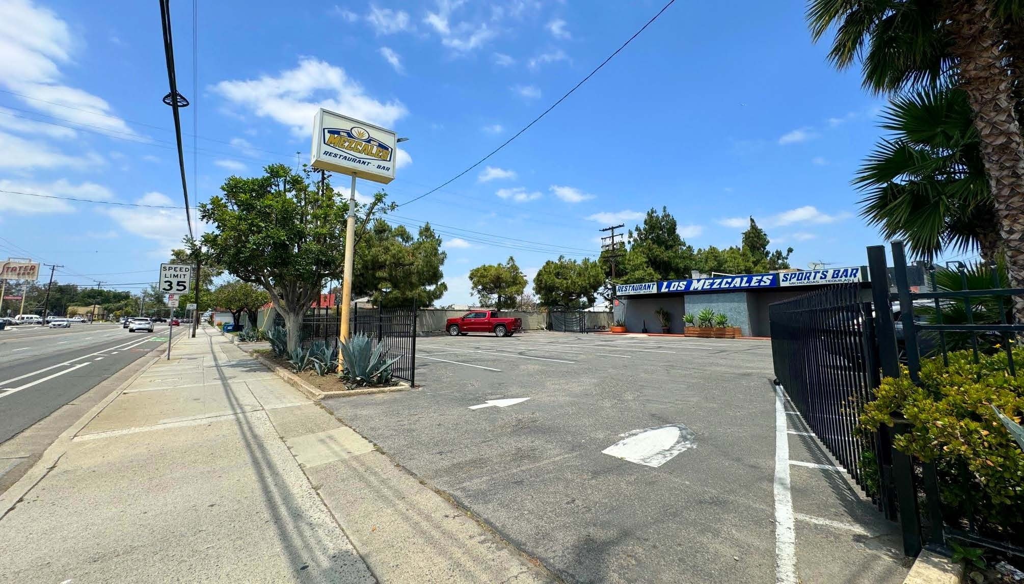 2513 W Edinger Ave, Santa Ana, CA à vendre Photo principale- Image 1 de 7