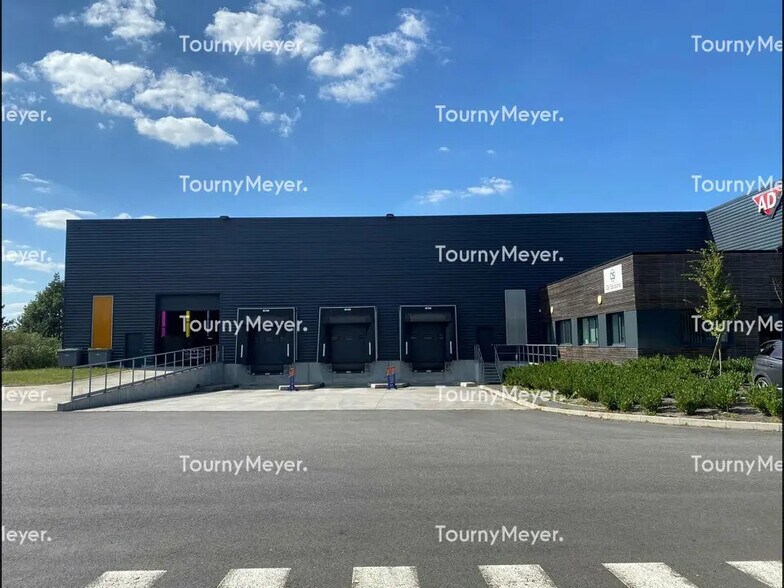 Flex dans Saint-Jacques-de-la-Lande à louer - Photo du bâtiment - Image 1 de 3