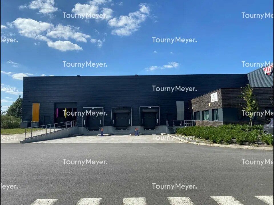 Flex in Saint-Jacques-de-la-Lande for lease Building Photo- Image 1 of 4