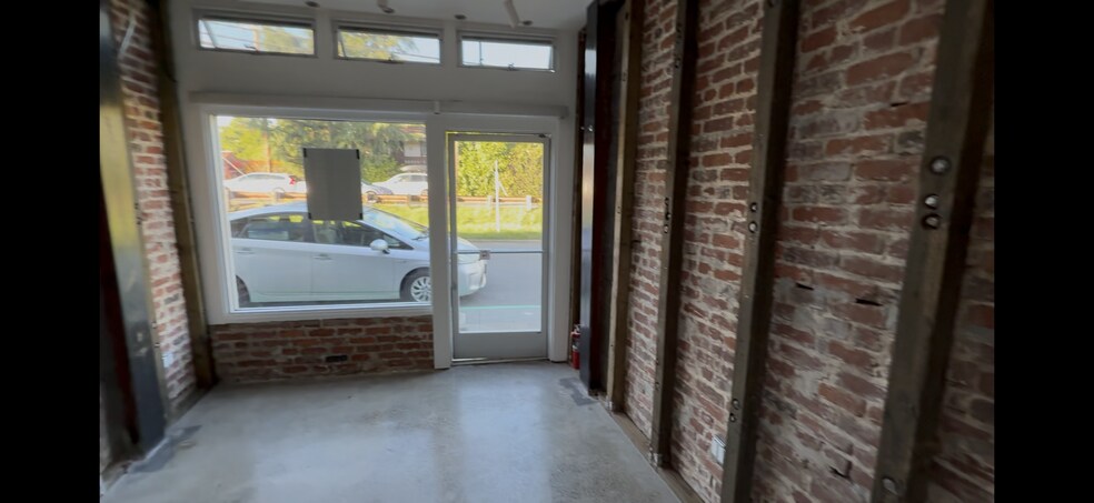 1111 San Anselmo Ave, San Anselmo, CA à louer - Photo du bâtiment - Image 2 de 2