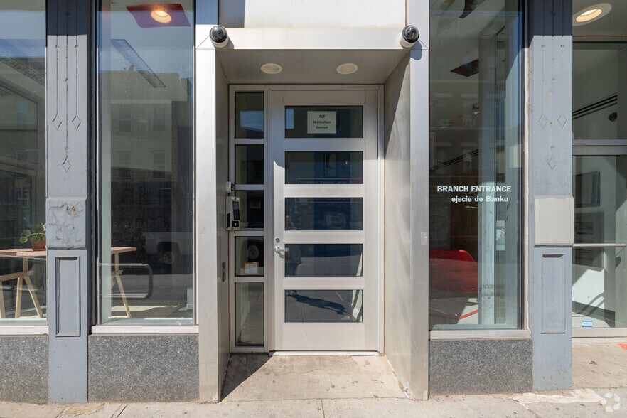 717-721 Manhattan Ave, Brooklyn, NY à louer - Photo du bâtiment - Image 2 de 4