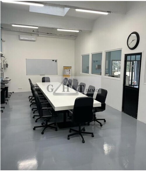 Office in Épinay-sur-Seine for lease - Interior Photo - Image 3 of 3