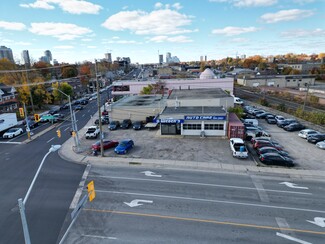 Plus de détails pour 360 Victoria St N, Kitchener, ON - Vente au détail à vendre