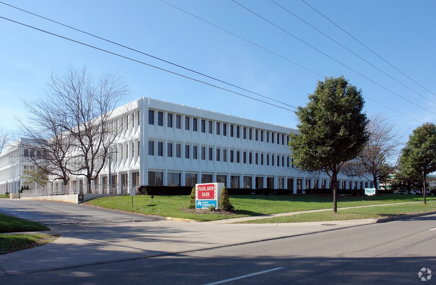 3090 W Market St, Akron, OH à louer - Photo du bâtiment - Image 3 de 8