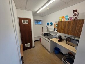 25-43 Kingfisher Ct, Newbury for lease Interior Photo- Image 2 of 4