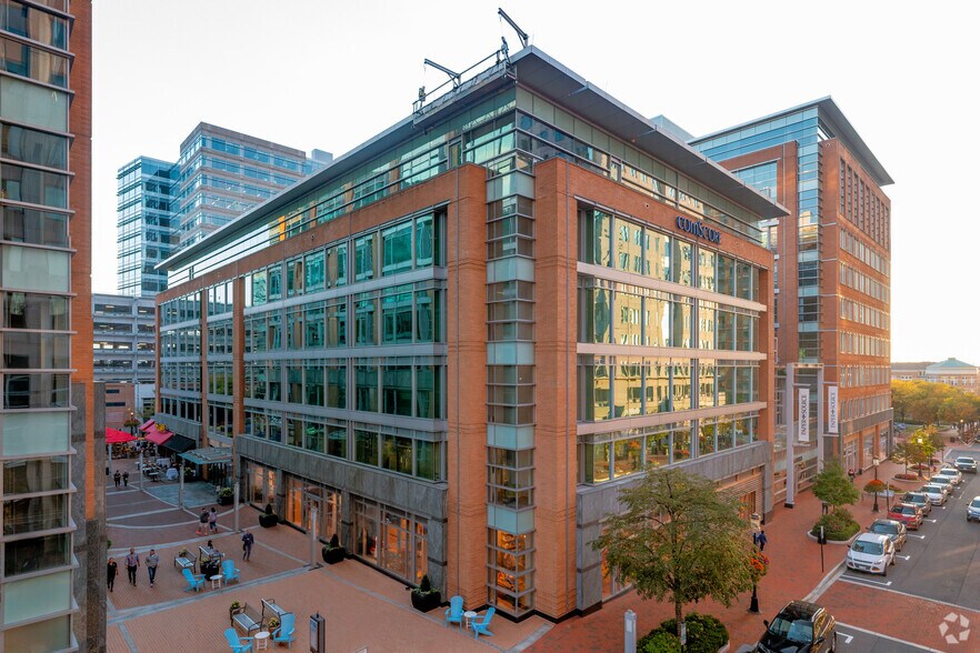 11950 Democracy Dr, Reston, VA à louer - Photo du bâtiment - Image 2 de 4