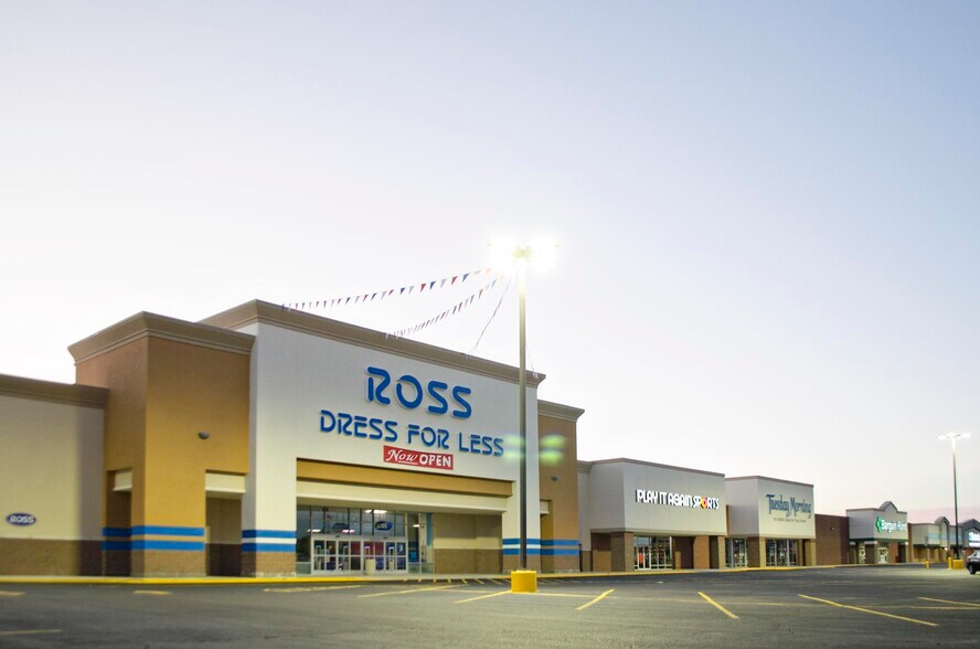 2010 S Caraway Rd, Jonesboro, AR à louer - Photo du bâtiment - Image 2 de 6