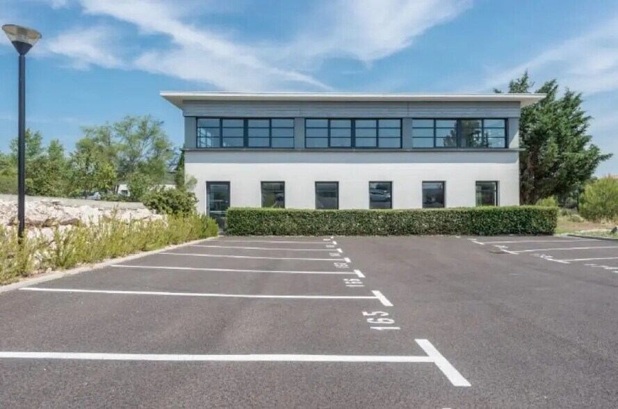 Bureau dans Aix-en-Provence à louer - Photo du bâtiment - Image 2 de 3