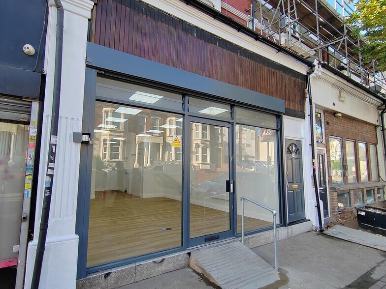 83 Acton Ln, Londres à louer - Photo du bâtiment - Image 3 de 15