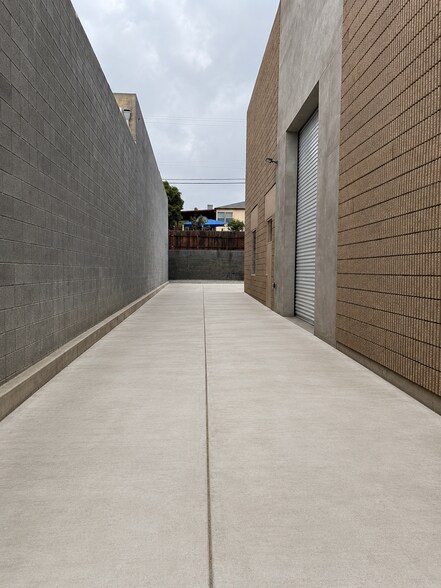 2623 N San Fernando Rd, Los Angeles, CA à louer - Photo du bâtiment - Image 3 de 17