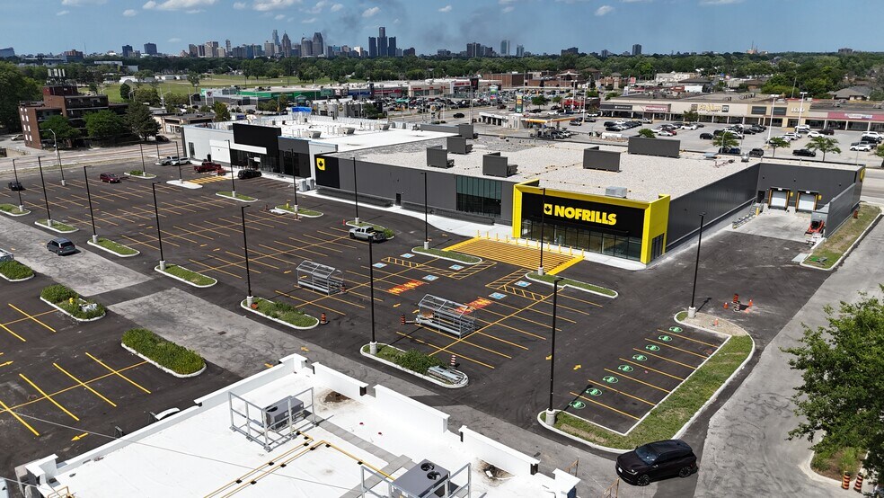 1475 Huron Church Rd, Windsor, ON for lease - Building Photo - Image 2 of 8