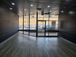 235 Queen St, Southington, CT à louer Photo intérieure- Image 2 de 2