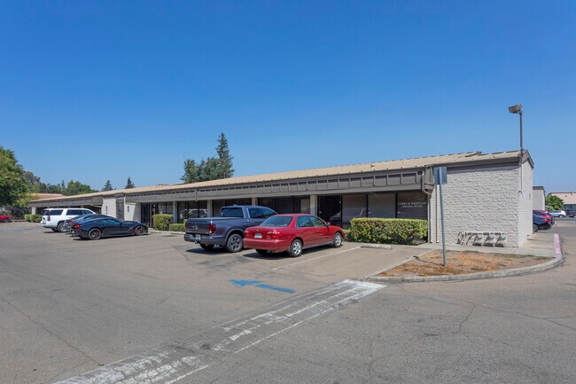 Plus de détails pour 5637 N Pershing Ave, Stockton, CA - Bureau à vendre