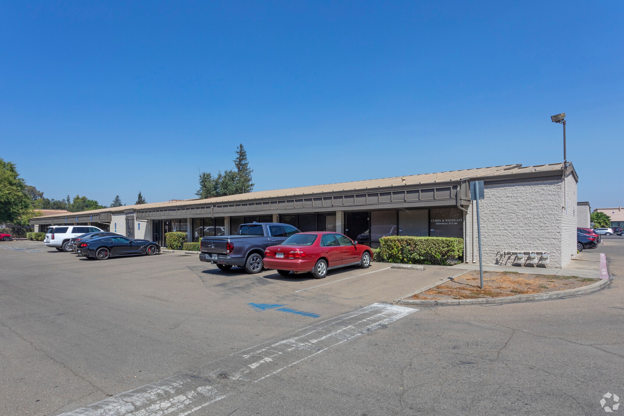 5637 N Pershing Ave, Stockton, CA for sale Primary Photo- Image 1 of 22