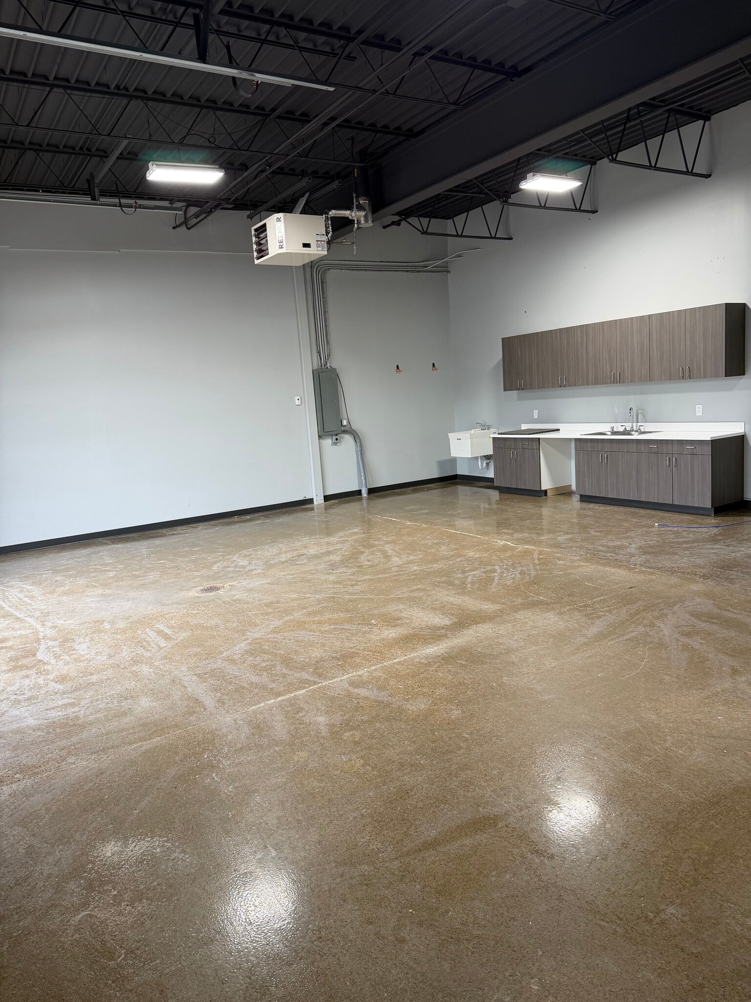 10200 Valley View Rd, Eden Prairie, MN à louer Photo intérieure- Image 1 de 2