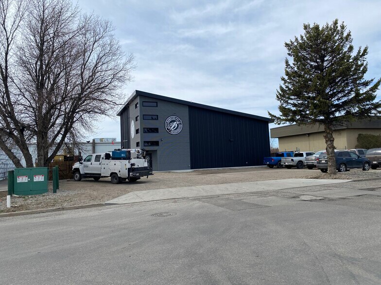 2850 12 Av N, Lethbridge, AB for sale - Building Photo - Image 1 of 1