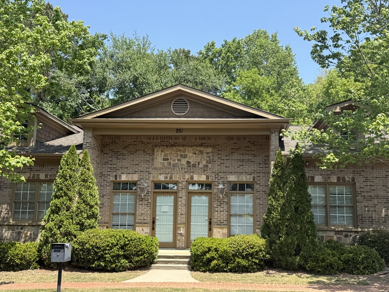 251 Heritage Walk, Woodstock, GA for lease - Building Photo - Image 2 of 7