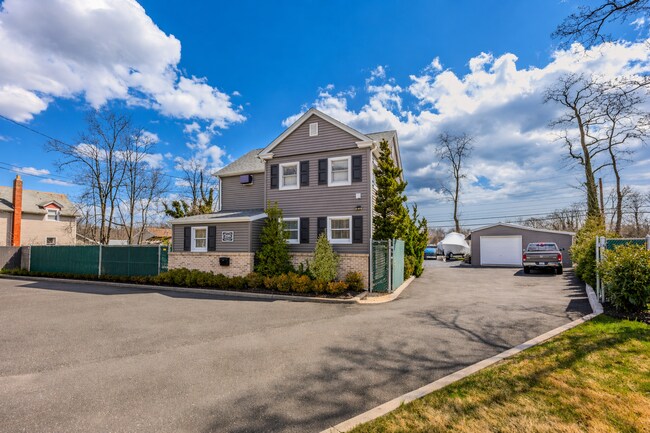 Plus de détails pour 296 N Main St, Sayville, NY - Industriel à vendre