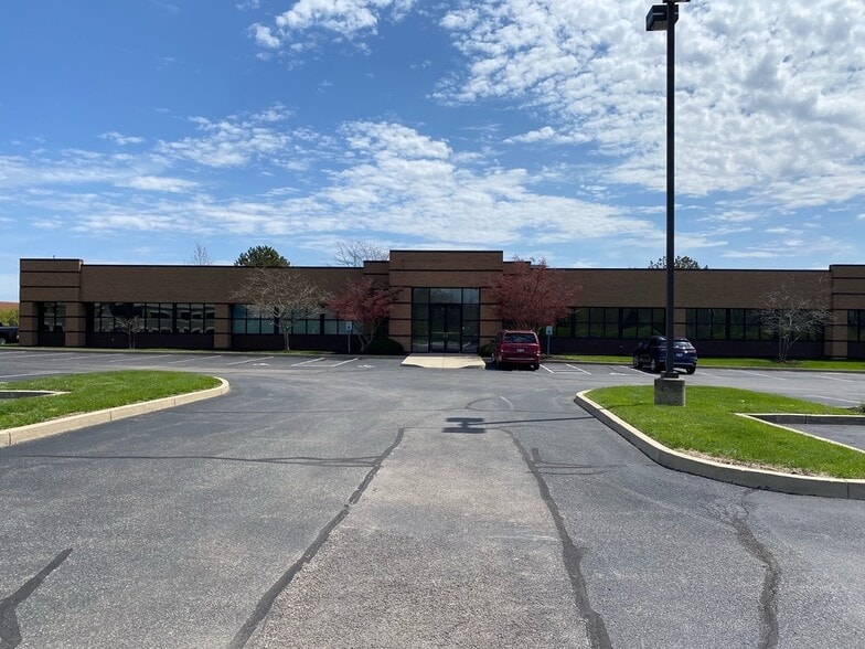 1890 Commerce Center Blvd, Fairborn, OH for lease - Building Photo - Image 2 of 12