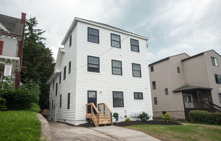 1106 Madison St, Syracuse, NY à vendre - Photo principale - Image 1 de 3