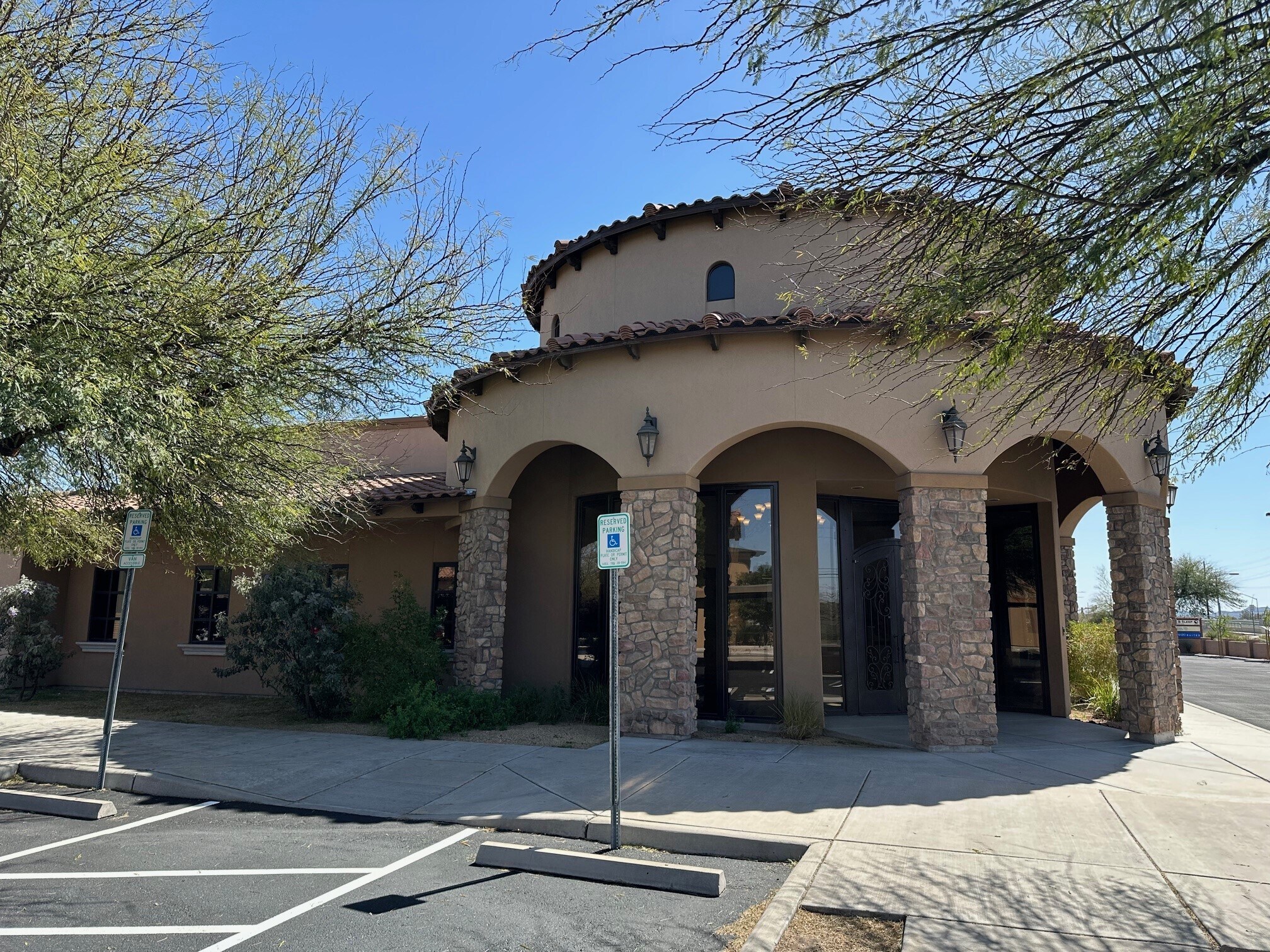 5330 N La Cholla Blvd, Tucson, AZ à vendre Photo du bâtiment- Image 1 de 1