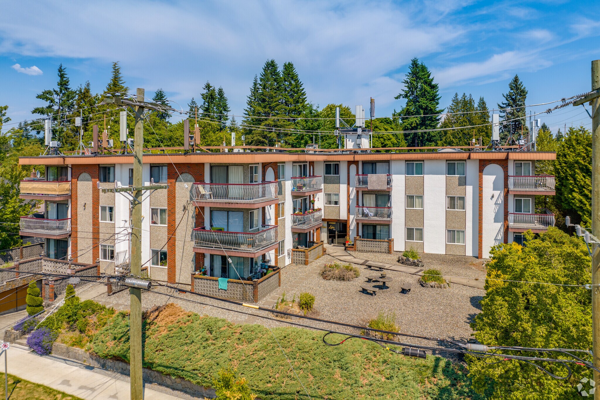 801 Gatensbury St, Coquitlam, BC à vendre Photo principale- Image 1 de 5