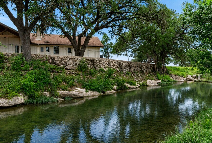 14440 Nutty Brown Rd, Austin, TX à vendre - Photo du bâtiment - Image 2 de 45
