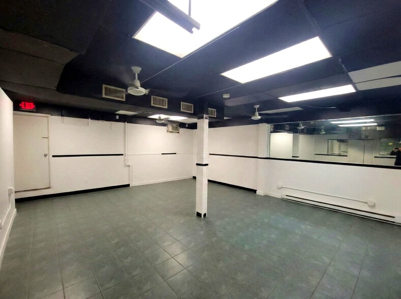 51 Sherman Ave, Newark, NJ for lease - Building Photo - Image 3 of 9