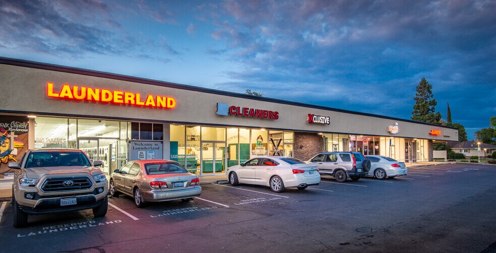 1381-1399 Florin Rd, Sacramento, CA à louer - Photo du bâtiment - Image 2 de 5