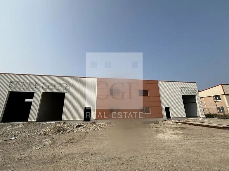 Flex in Chassieu for lease - Building Photo - Image 1 of 11