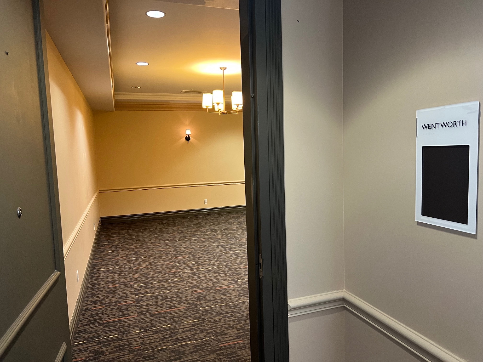 435 Gregoire Dr, Fort McMurray, AB à louer Photo intérieure- Image 1 de 4