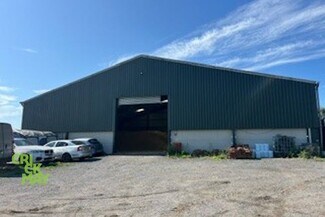 Plus de détails pour Slaugham Road, Haywards Heath - Industriel à louer