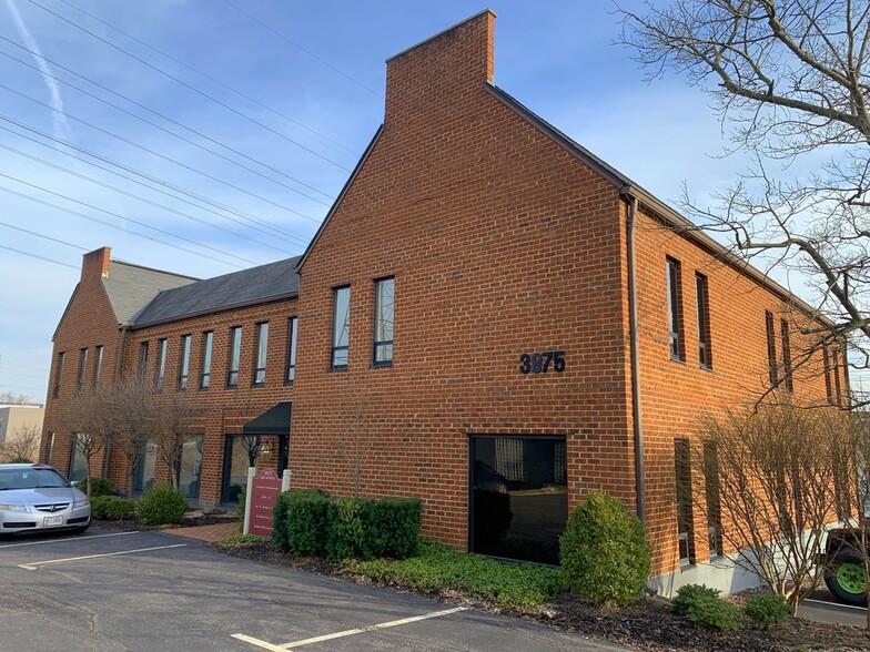 3975 Erie Ave, Cincinnati, OH for lease - Primary Photo - Image 1 of 7