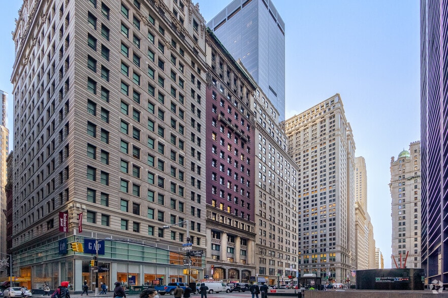 160 Broadway, New York, NY for lease - Building Photo - Image 3 of 8