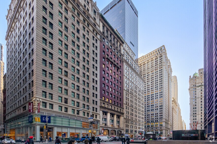160 Broadway, New York, NY à louer - Photo du bâtiment - Image 2 de 3