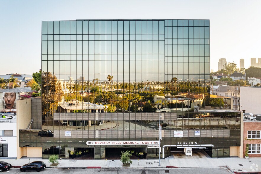 1125 S Beverly Dr, Los Angeles, CA à louer - Photo du bâtiment - Image 2 de 10