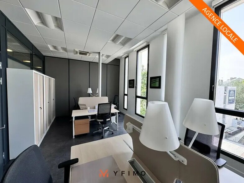 Office in Mantes-la-Jolie for lease - Interior Photo - Image 1 of 10